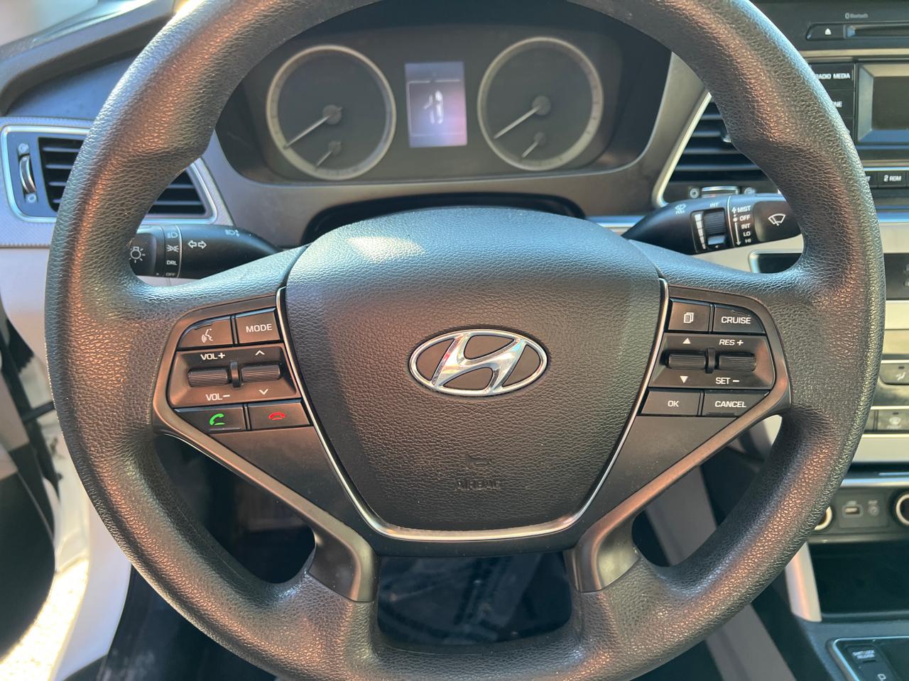 Hyundai Sonata 4dr Sdn 2.4L SE PZEV 2015