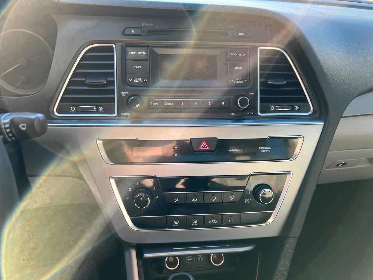 Hyundai Sonata 4dr Sdn 2.4L SE PZEV 2015