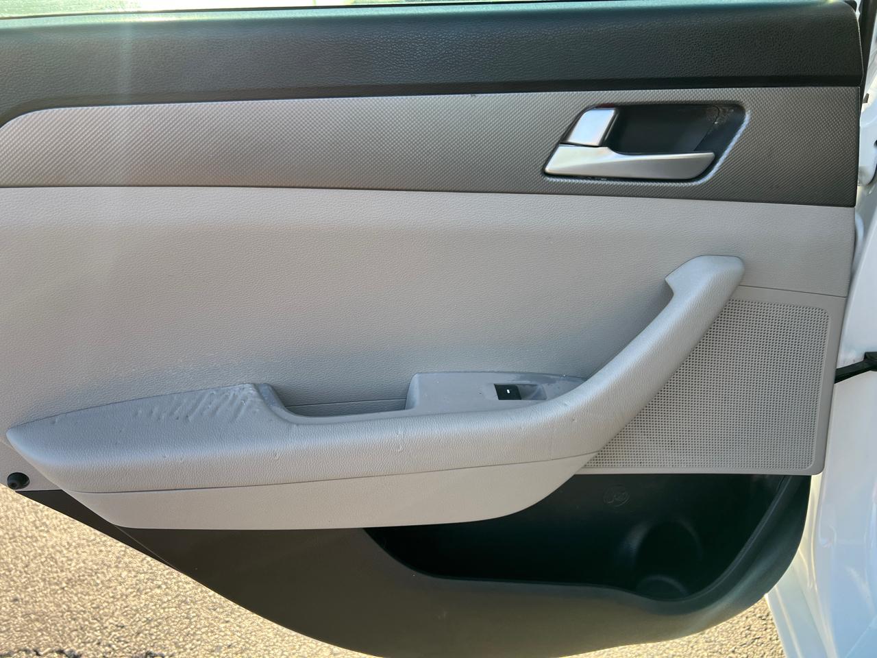 Hyundai Sonata 4dr Sdn 2.4L SE PZEV 2015