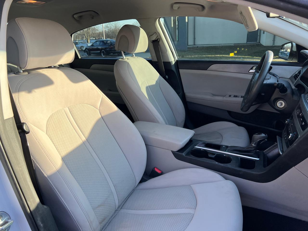 Hyundai Sonata 4dr Sdn 2.4L SE PZEV 2015