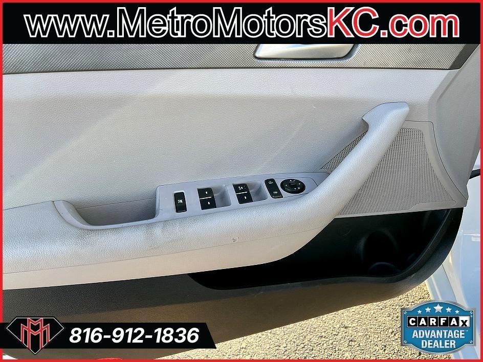 Hyundai Sonata 4dr Sdn 2.4L SE PZEV 2015