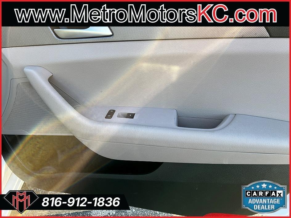 Hyundai Sonata 4dr Sdn 2.4L SE PZEV 2015