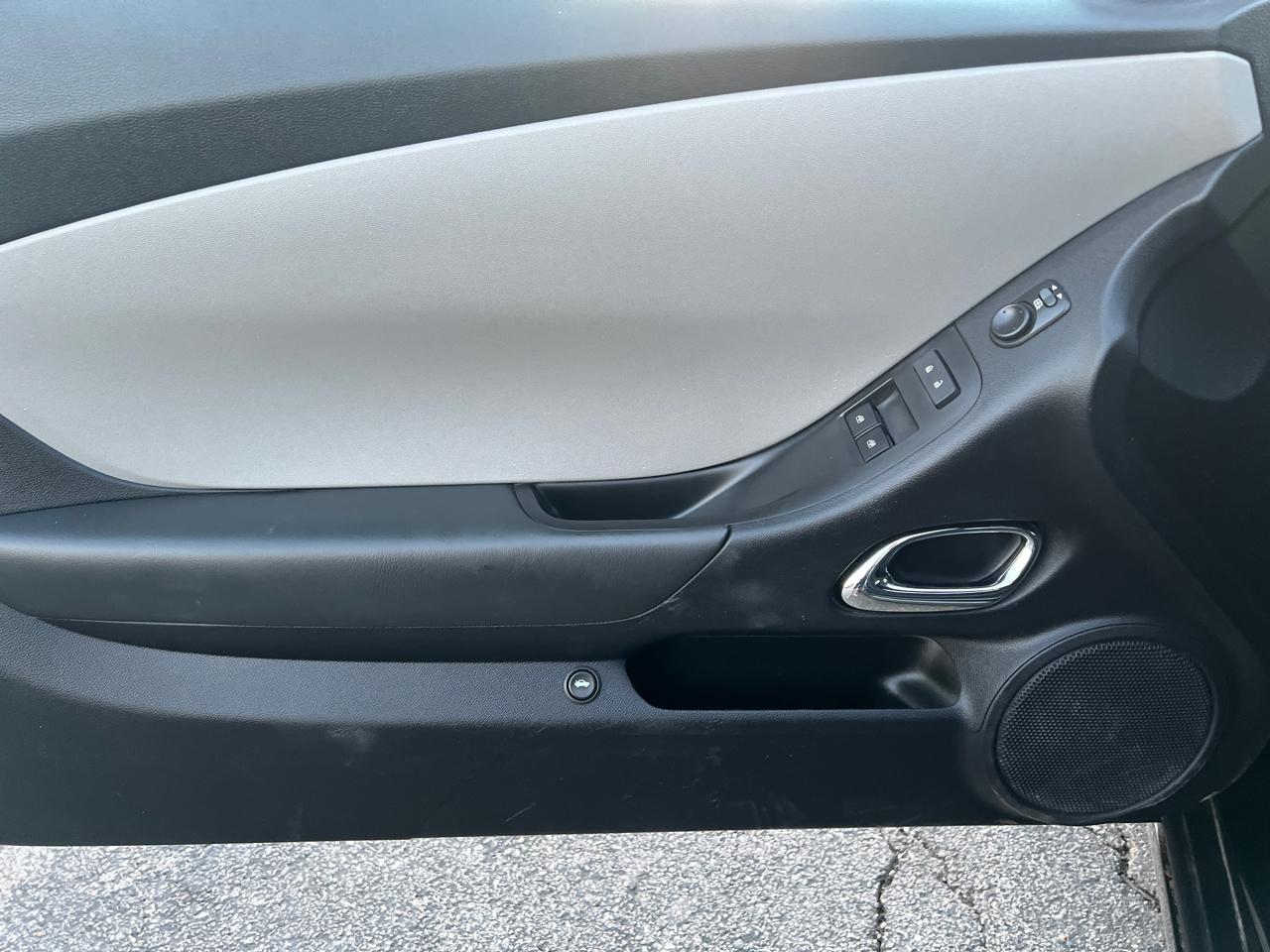 Chevrolet Camaro 2dr Cpe LS w/2LS 2015