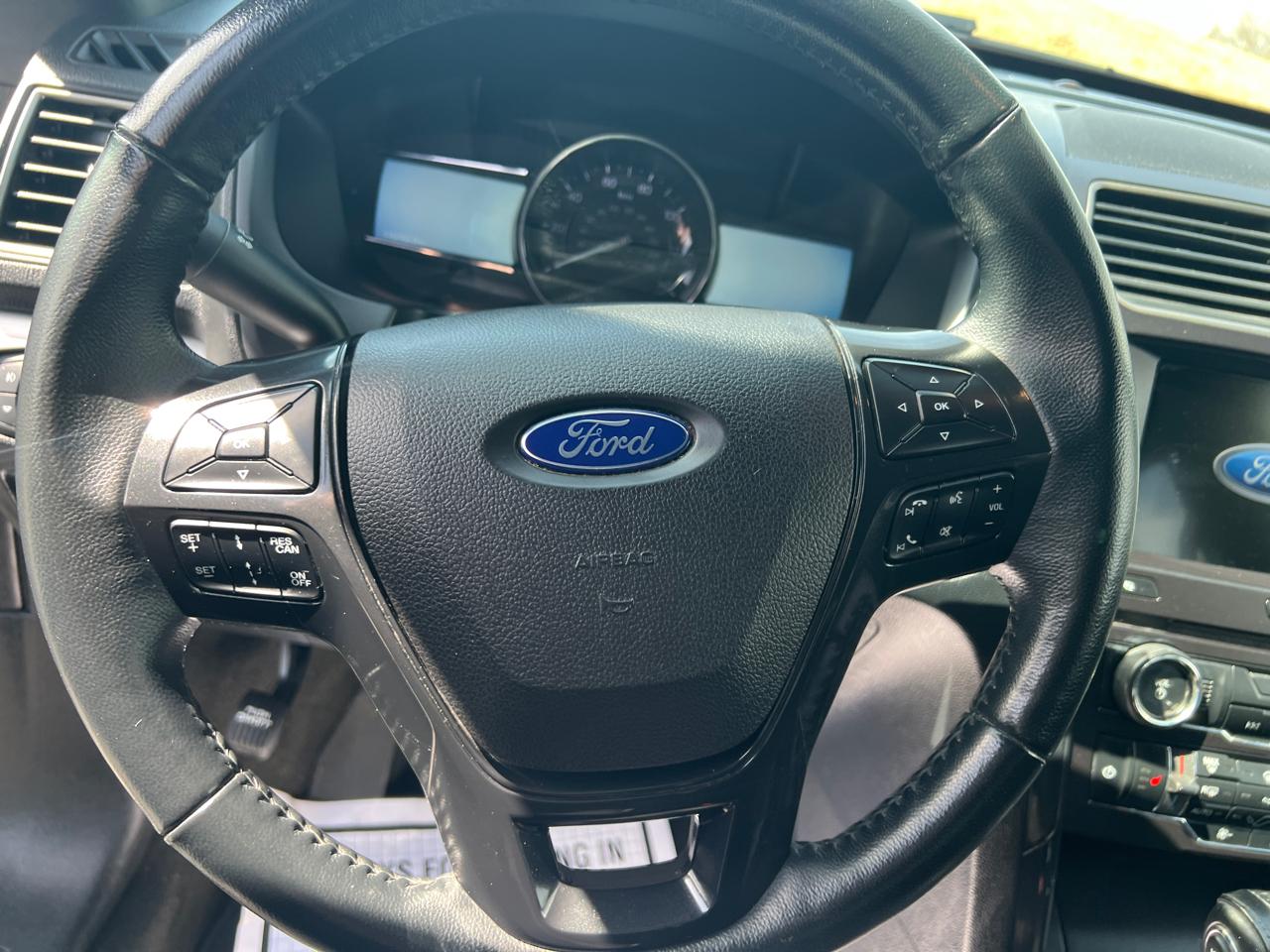 Ford Explorer XLT 4WD 2018