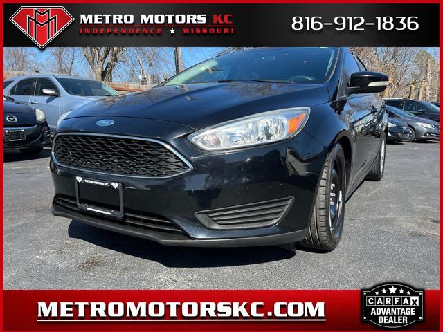 Black 2017 Ford Focus SE Hatchback Hatchback Front-Wheel Drive Automatic