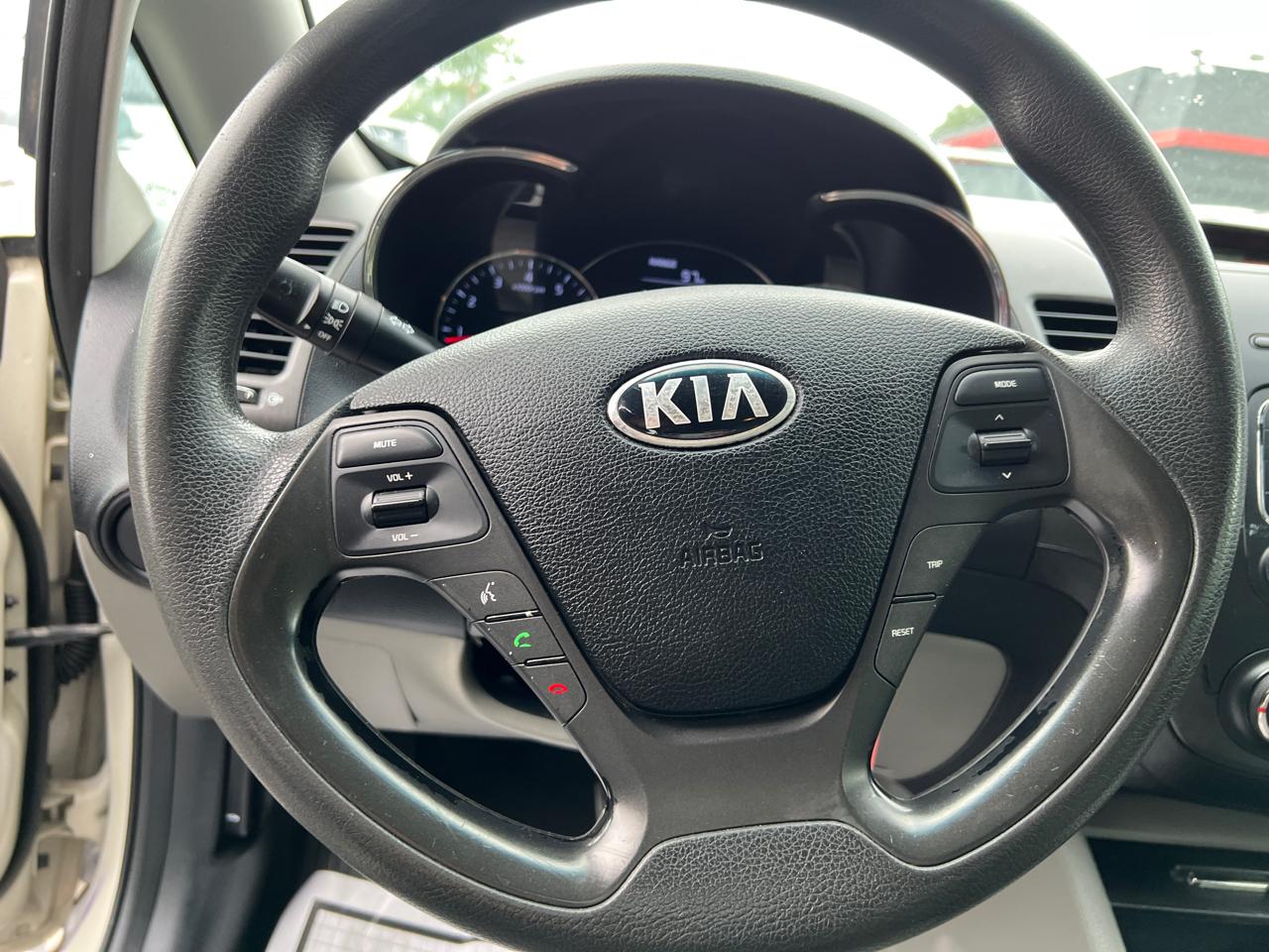Kia Forte 4dr Sdn Auto LX 2015