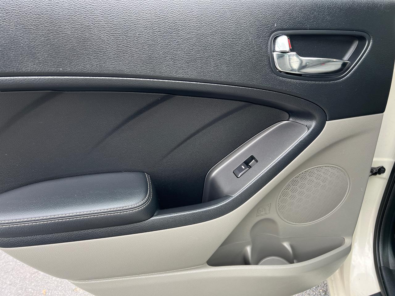 Kia Forte 4dr Sdn Auto LX 2015