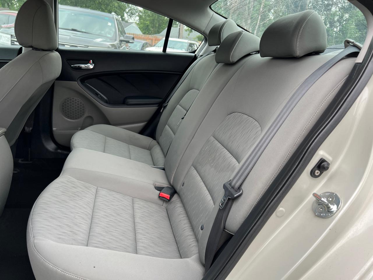 Kia Forte 4dr Sdn Auto LX 2015