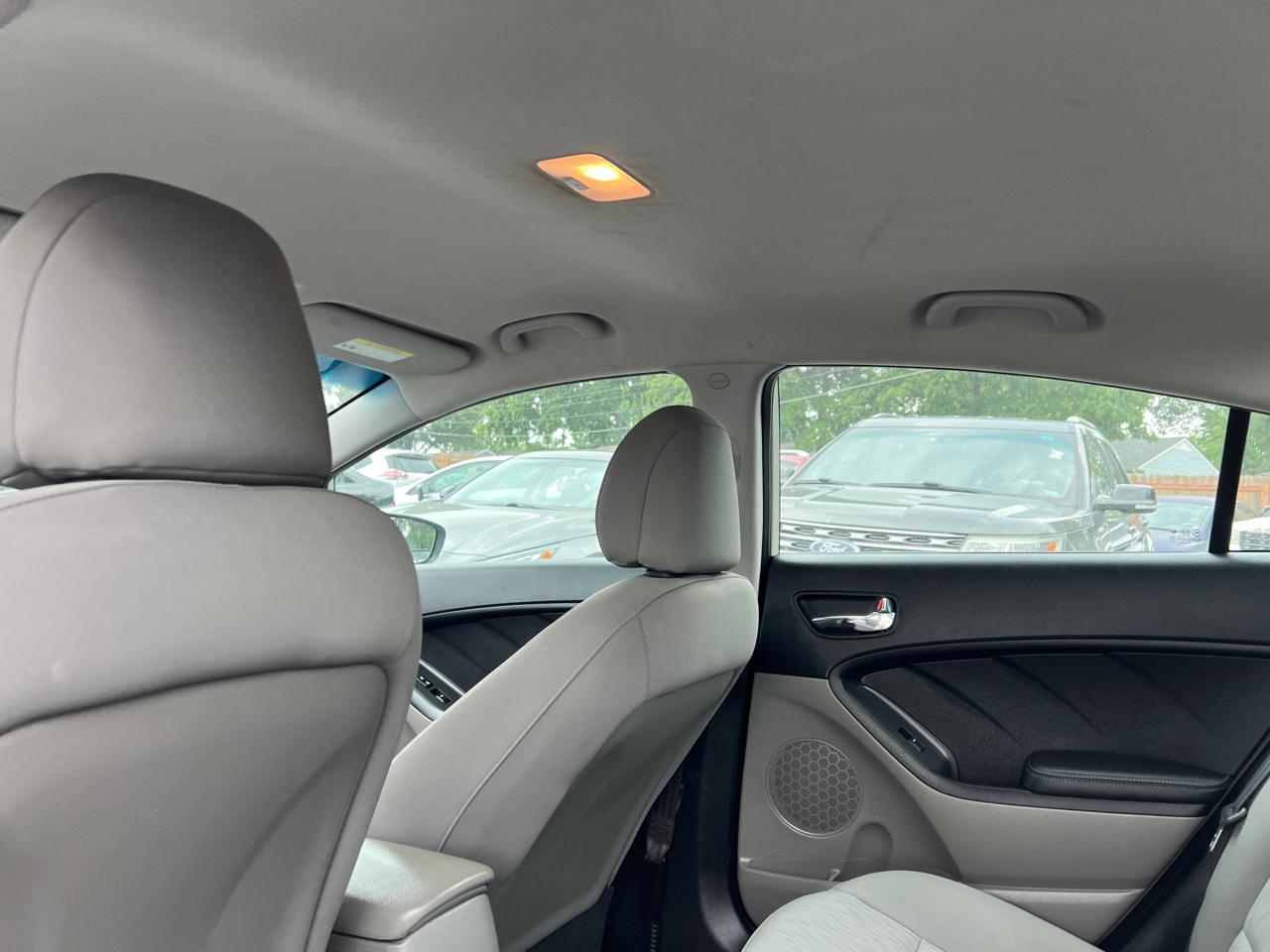 Kia Forte 4dr Sdn Auto LX 2015