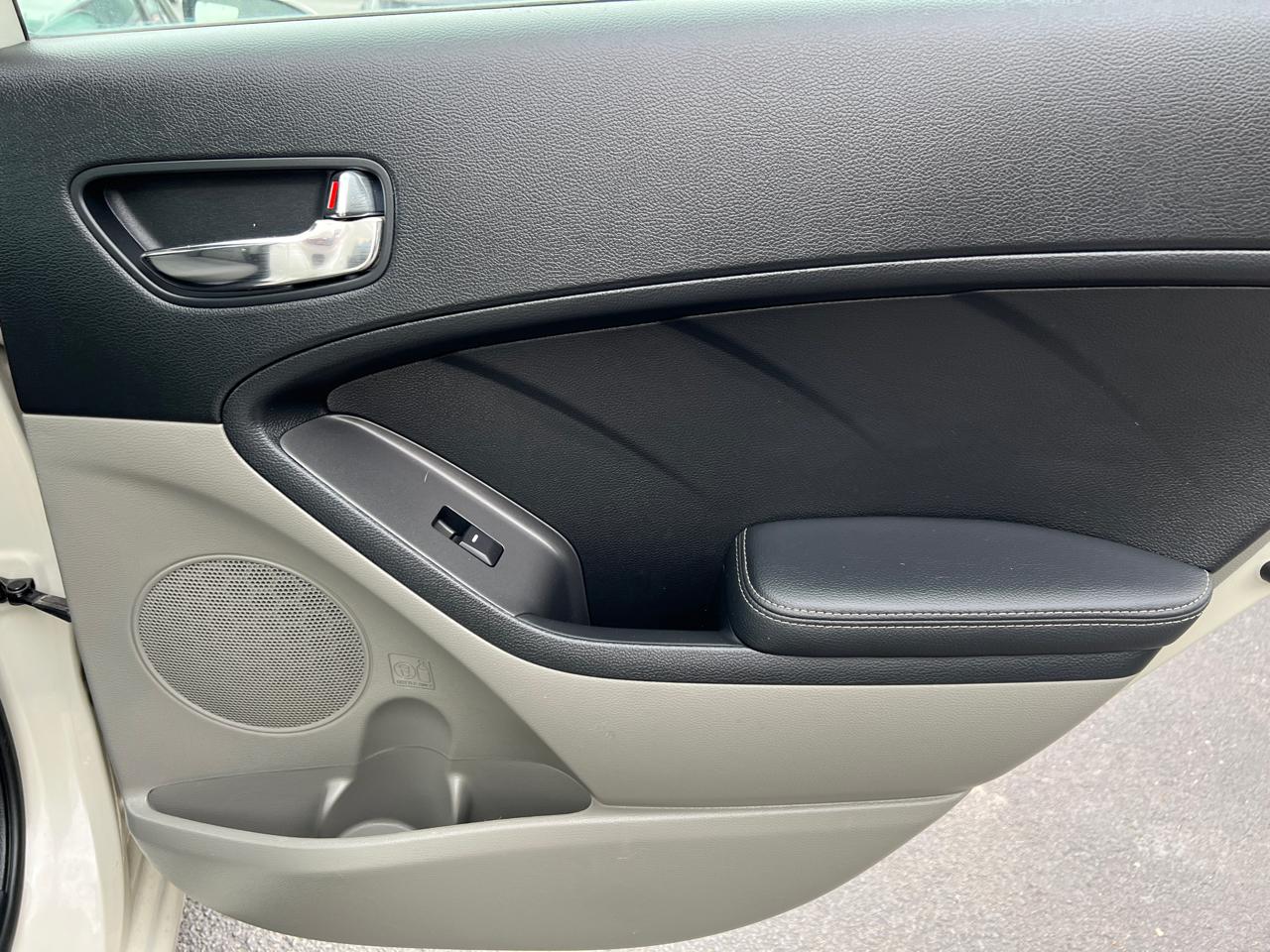 Kia Forte 4dr Sdn Auto LX 2015