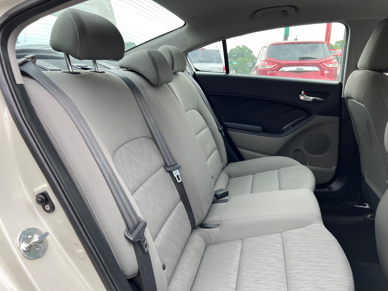 Kia Forte 4dr Sdn Auto LX 2015