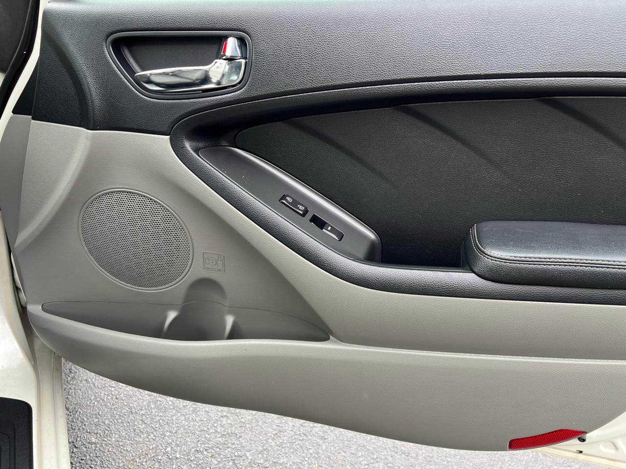 Kia Forte 4dr Sdn Auto LX 2015