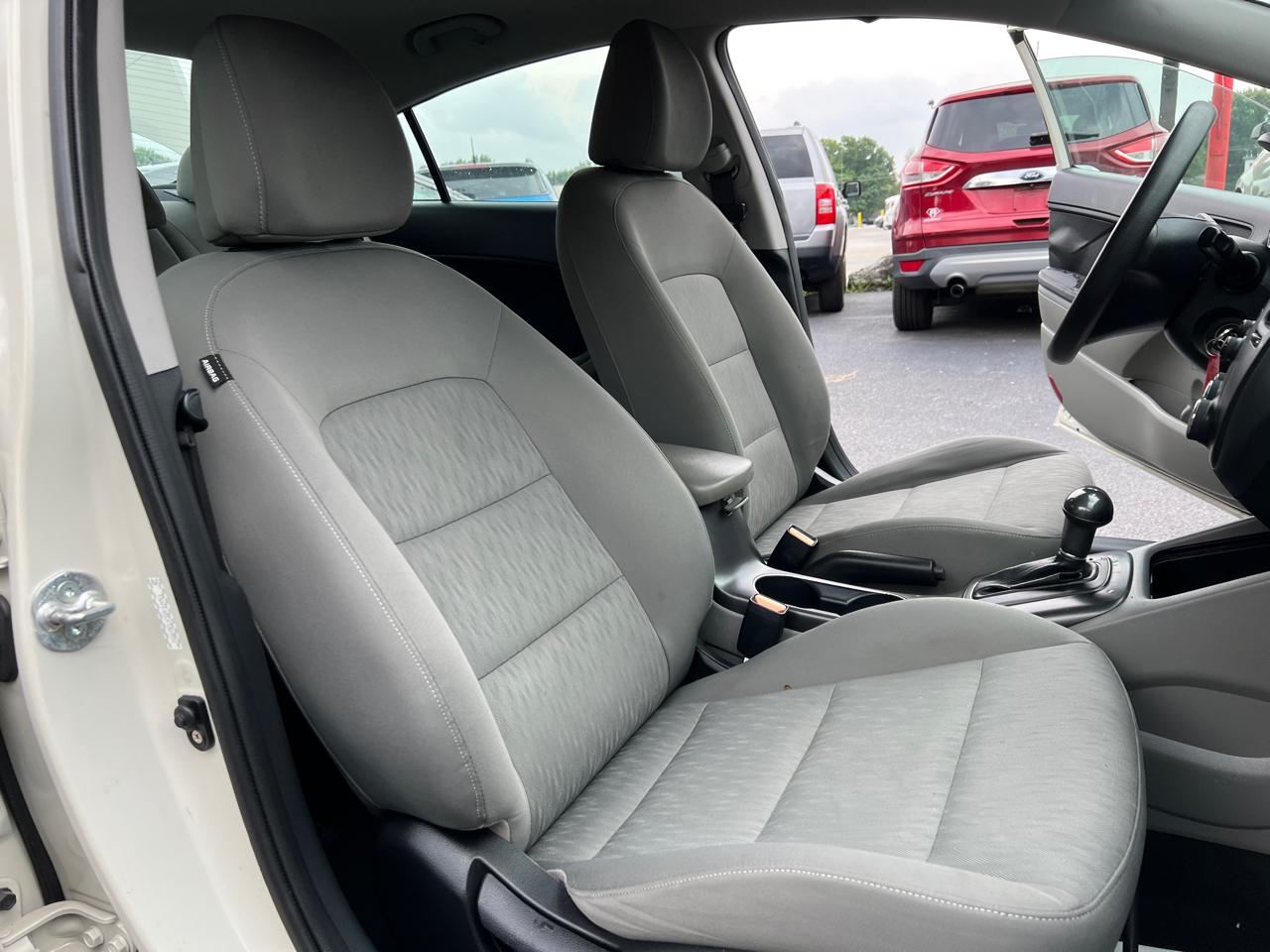 Kia Forte 4dr Sdn Auto LX 2015