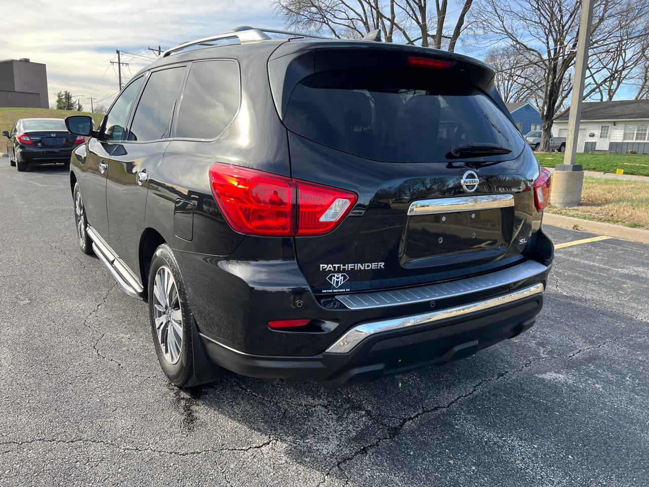 Nissan Pathfinder FWD SL 2020