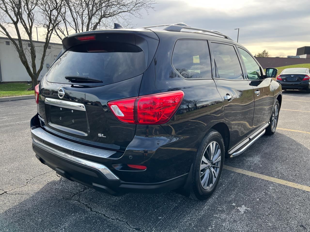 Nissan Pathfinder FWD SL 2020