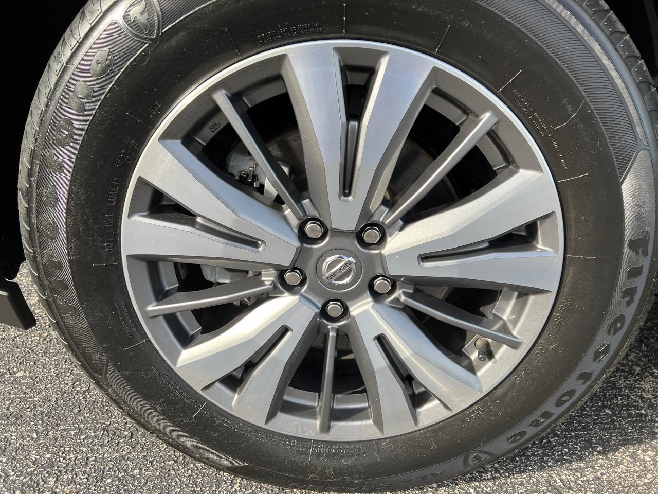 Nissan Pathfinder FWD SL 2020