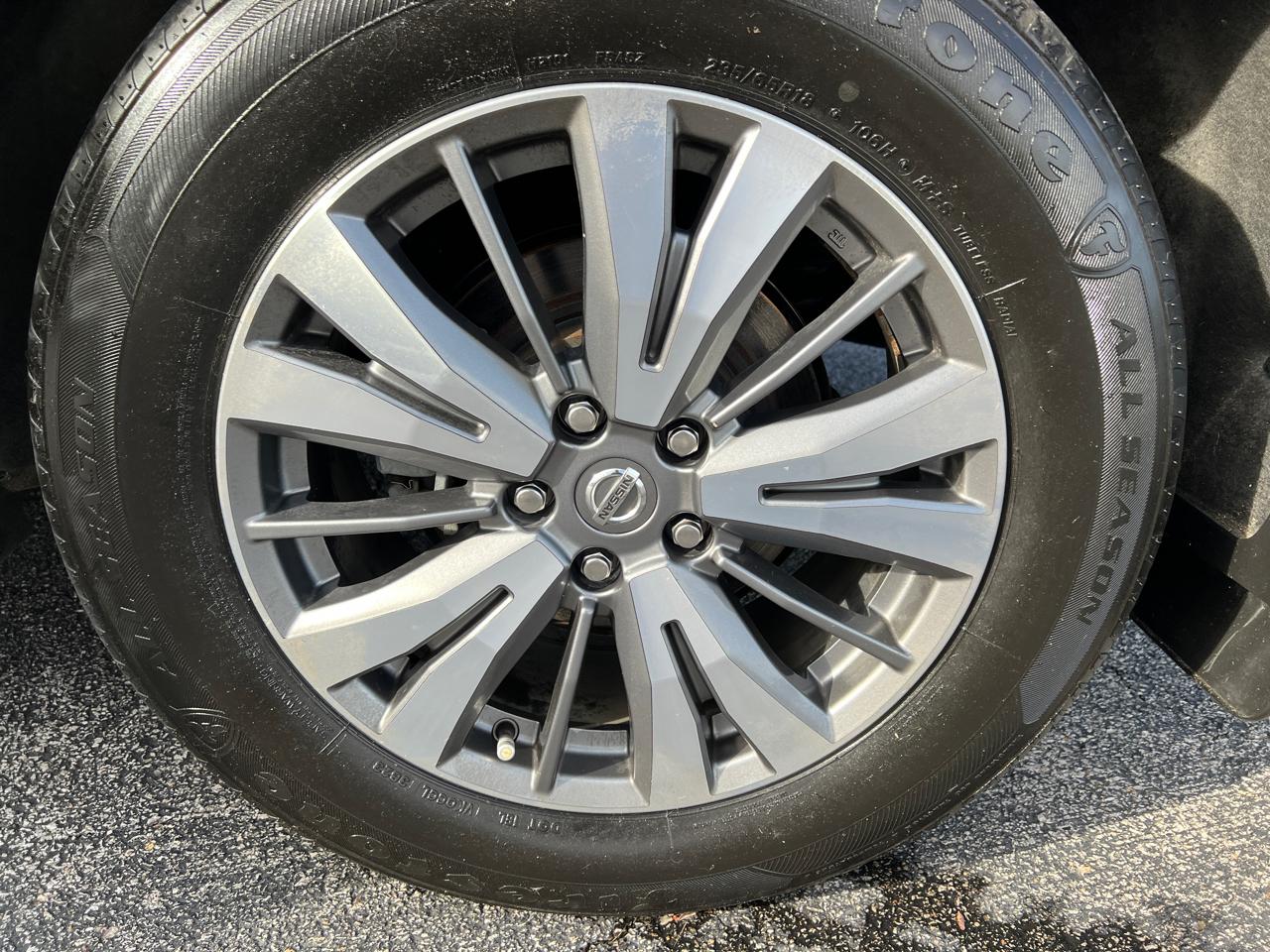 Nissan Pathfinder FWD SL 2020