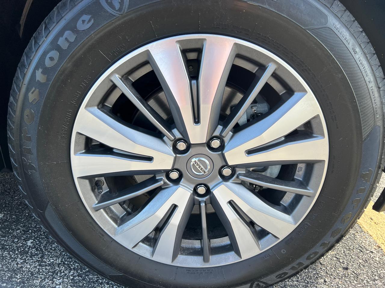 Nissan Pathfinder FWD SL 2020