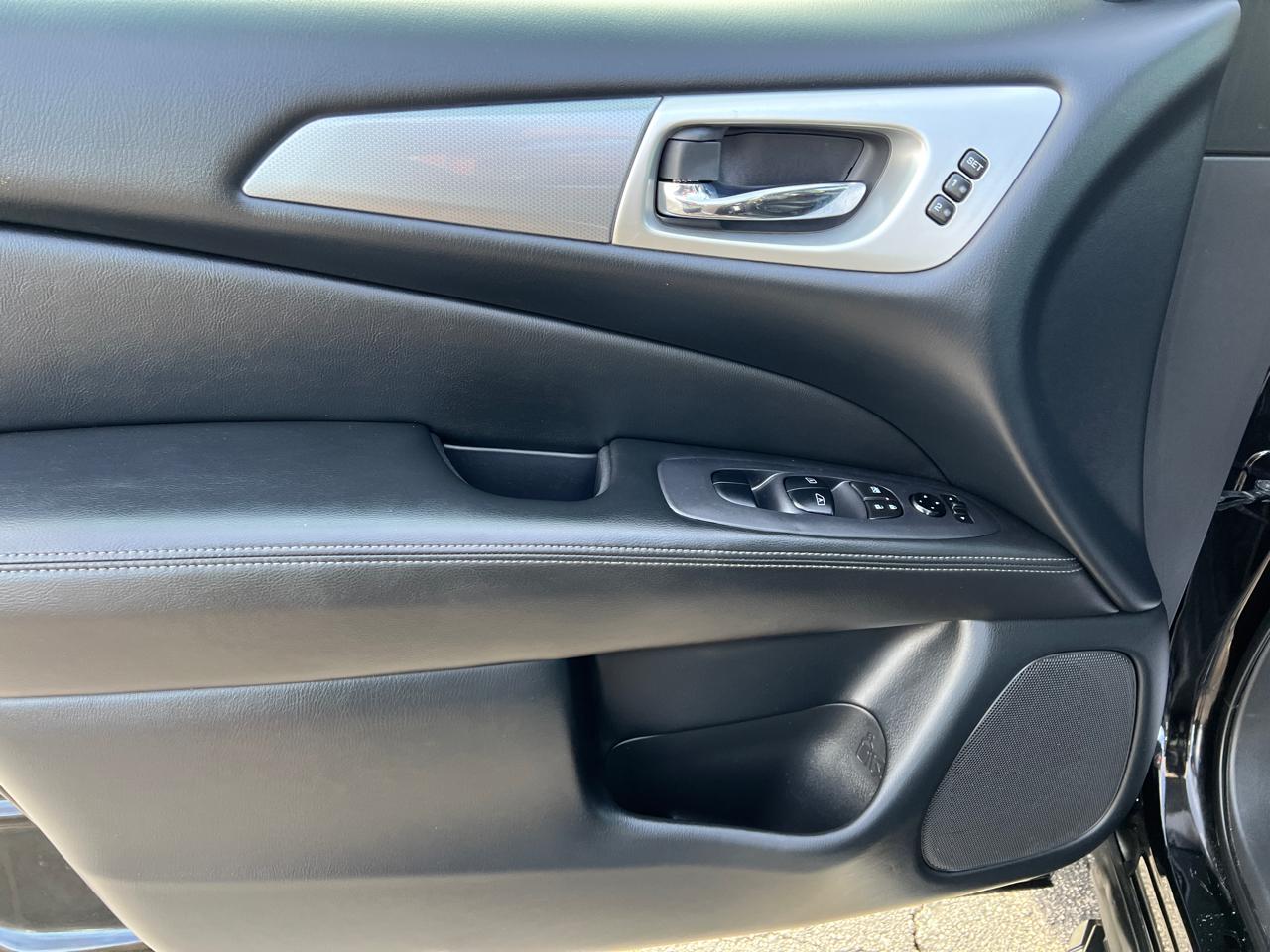 Nissan Pathfinder FWD SL 2020