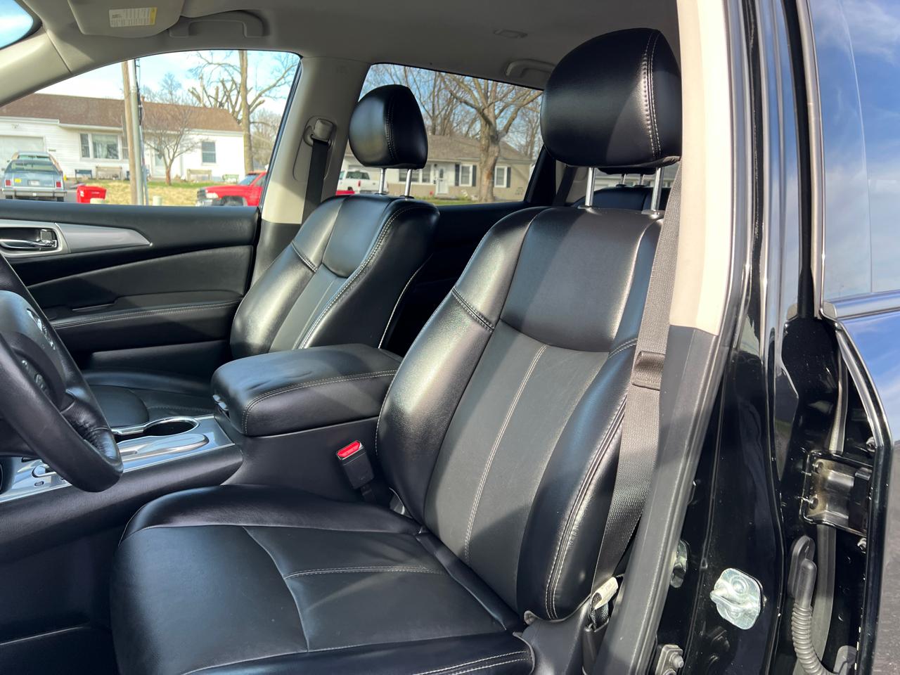 Nissan Pathfinder FWD SL 2020