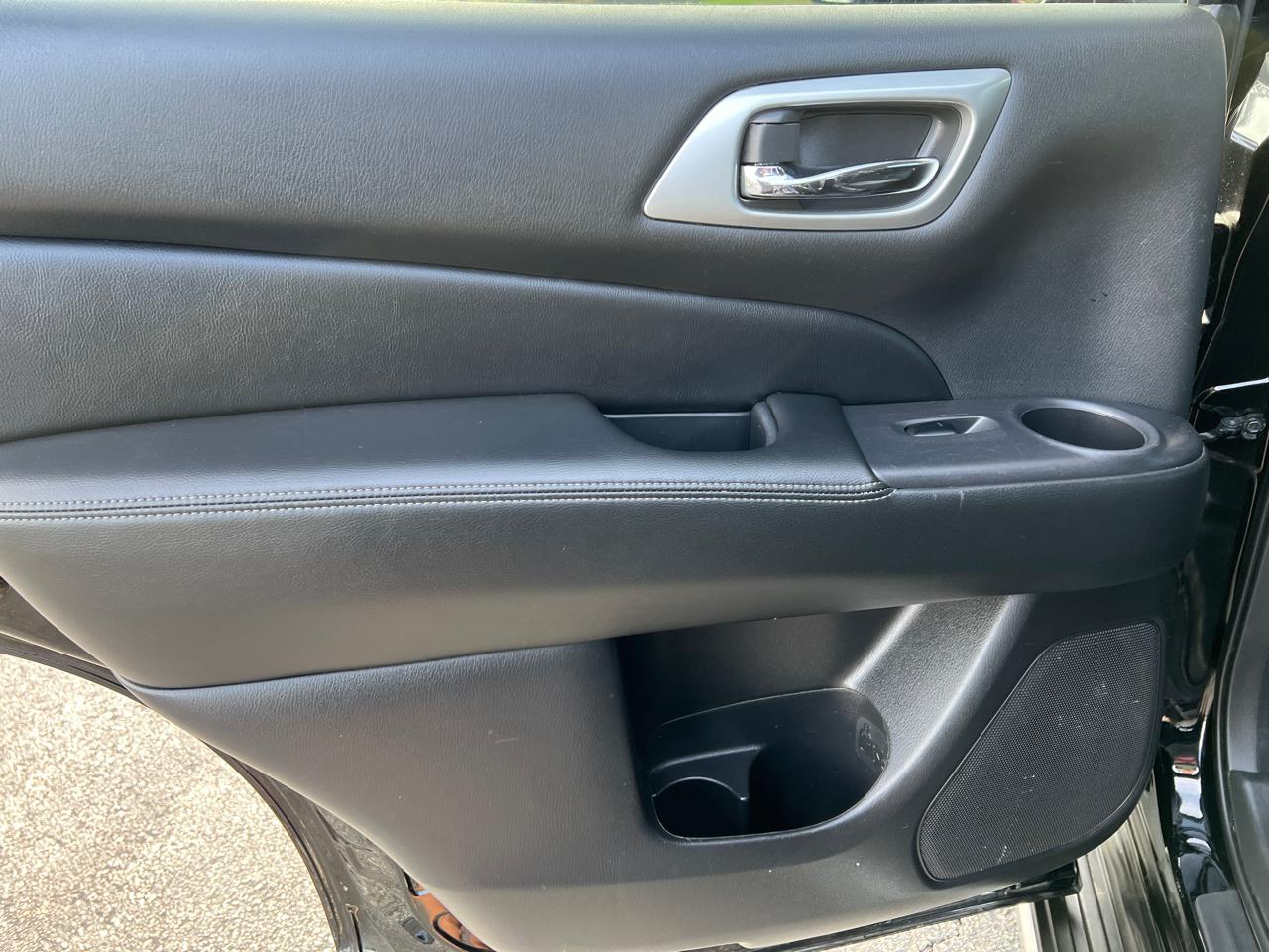 Nissan Pathfinder FWD SL 2020