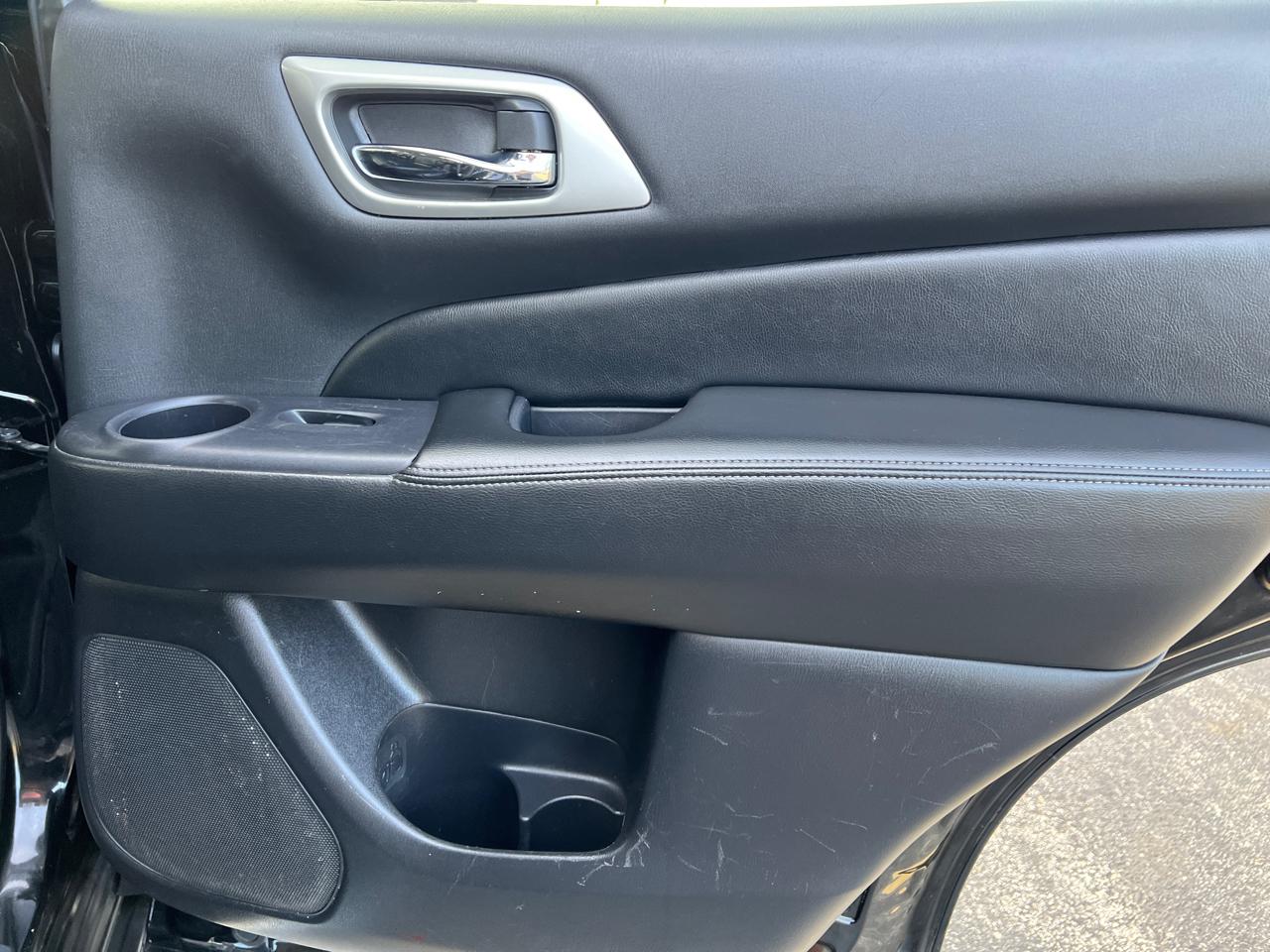 Nissan Pathfinder FWD SL 2020