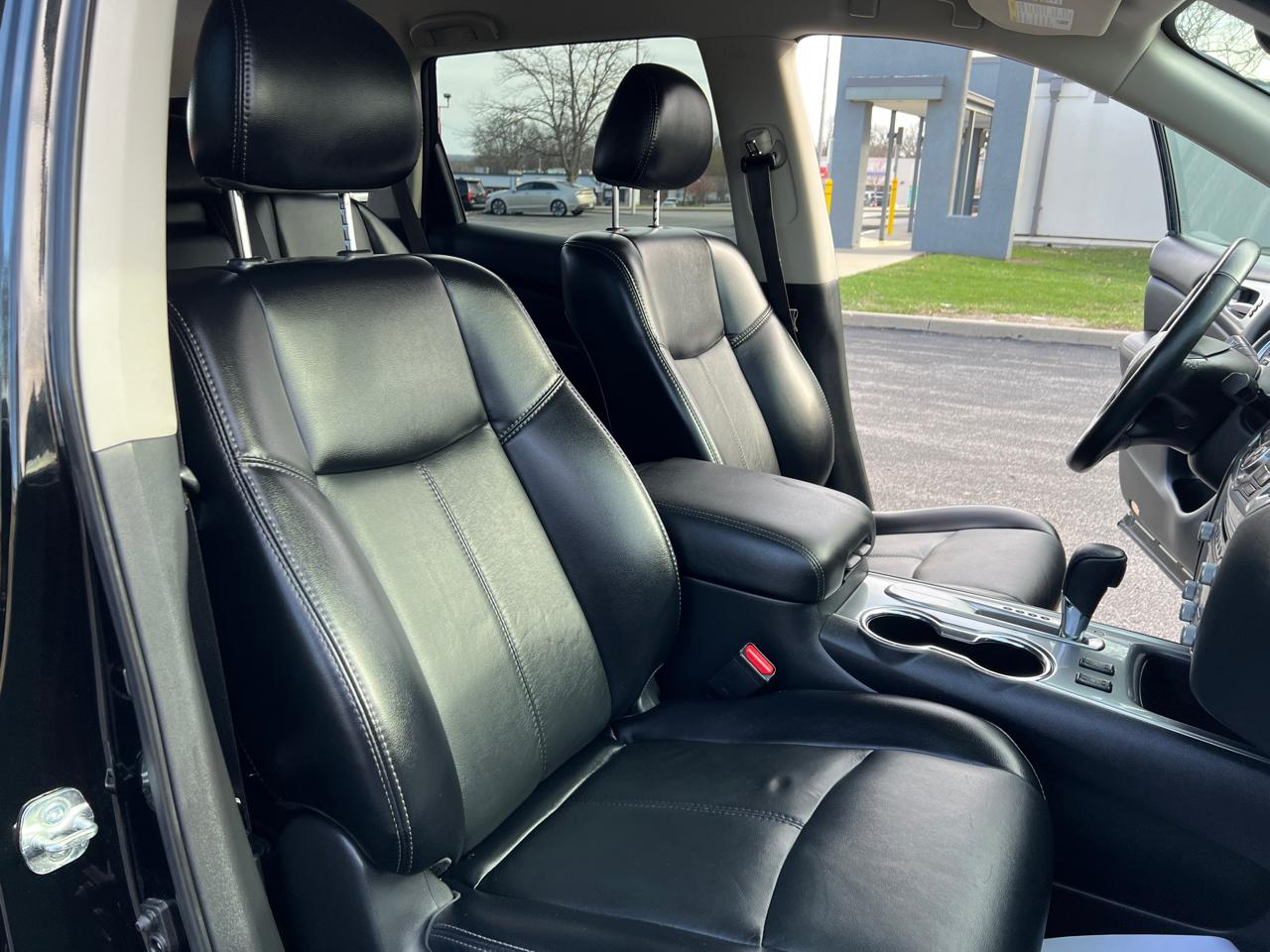 Nissan Pathfinder FWD SL 2020