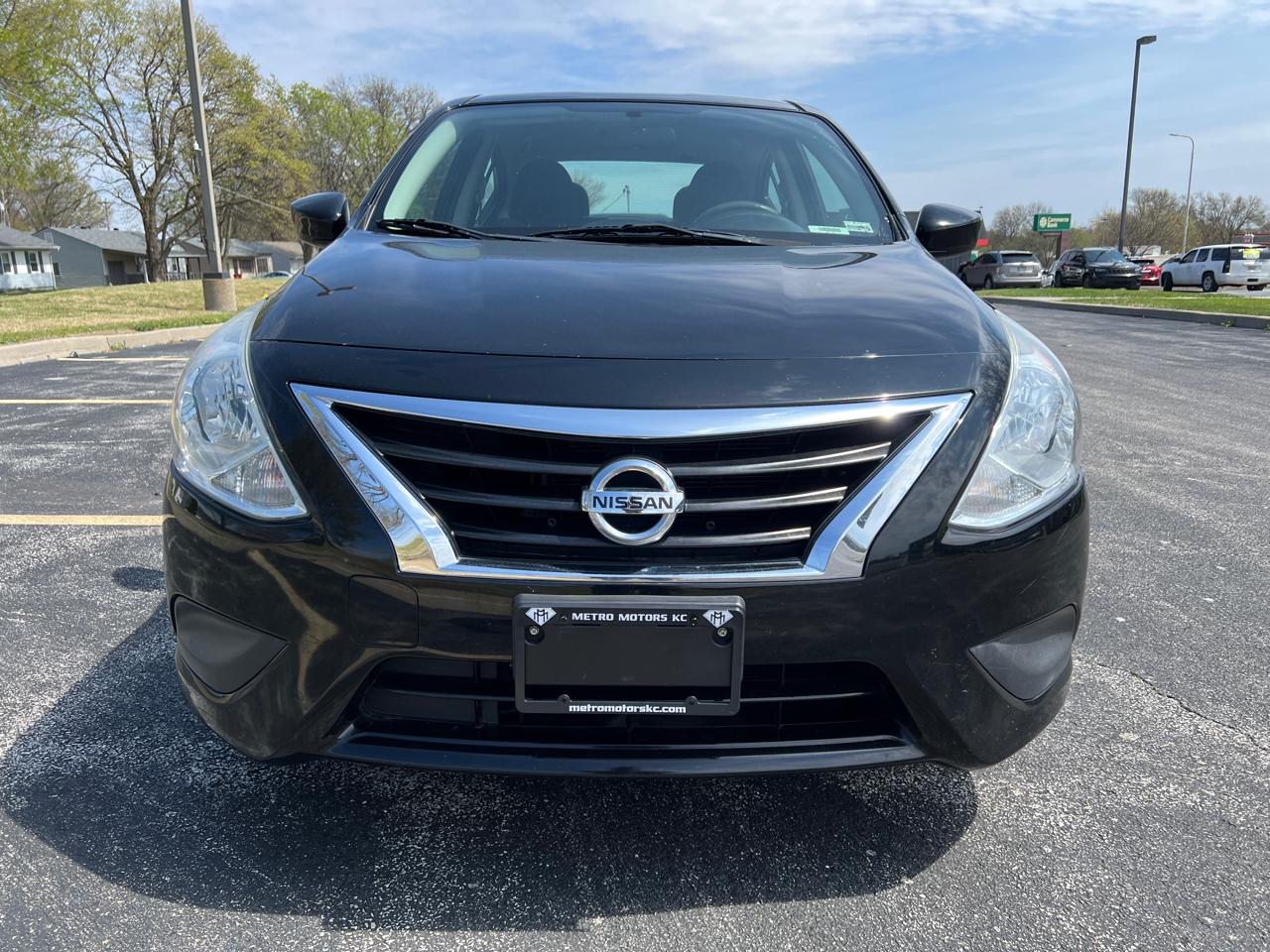 Nissan Versa 4dr Sdn CVT 1.6 SV 2016