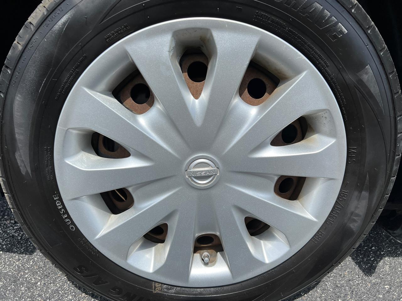 Nissan Versa 4dr Sdn CVT 1.6 SV 2016