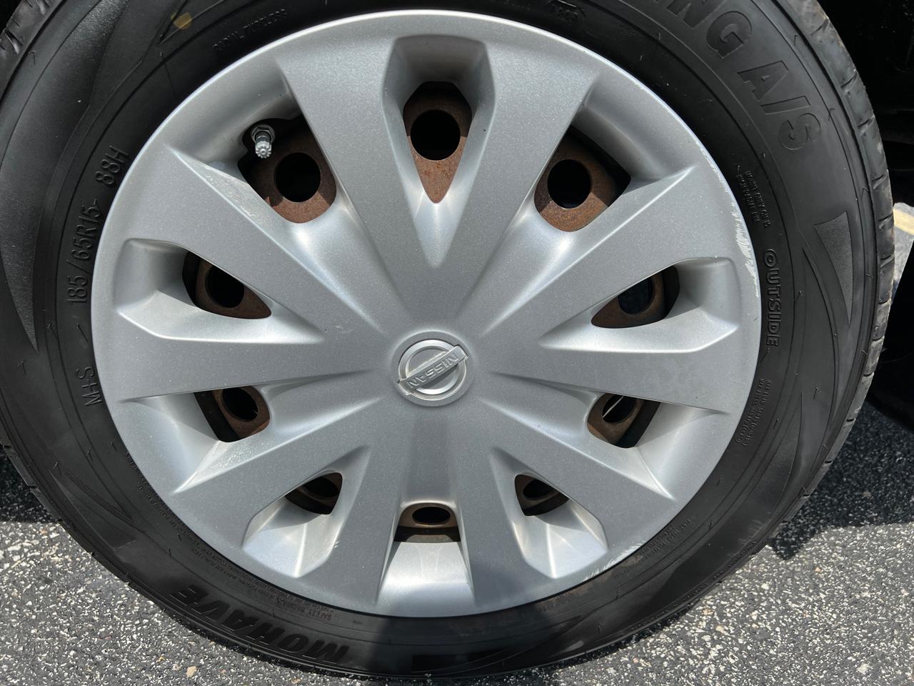 Nissan Versa 4dr Sdn CVT 1.6 SV 2016