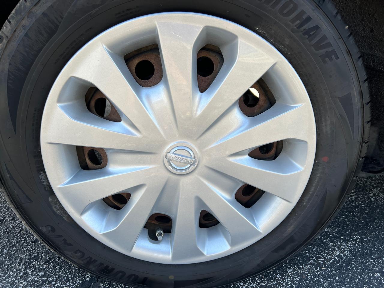 Nissan Versa 4dr Sdn CVT 1.6 SV 2016