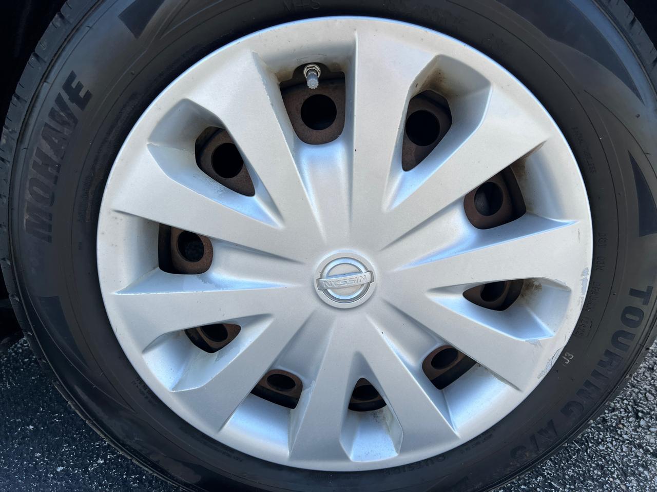 Nissan Versa 4dr Sdn CVT 1.6 SV 2016