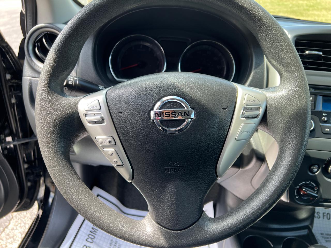 Nissan Versa 4dr Sdn CVT 1.6 SV 2016