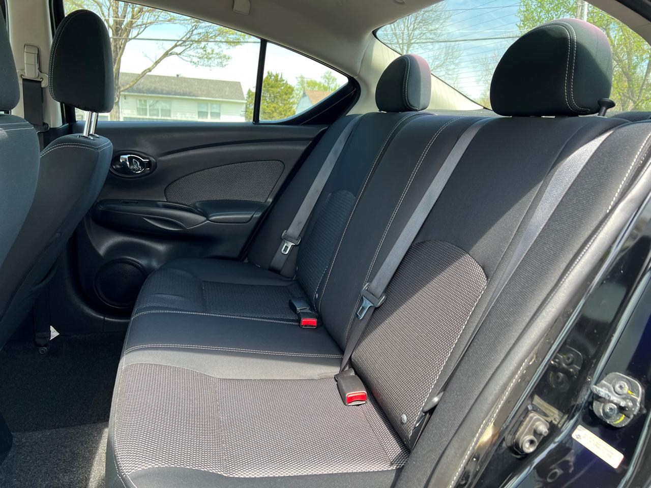 Nissan Versa 4dr Sdn CVT 1.6 SV 2016
