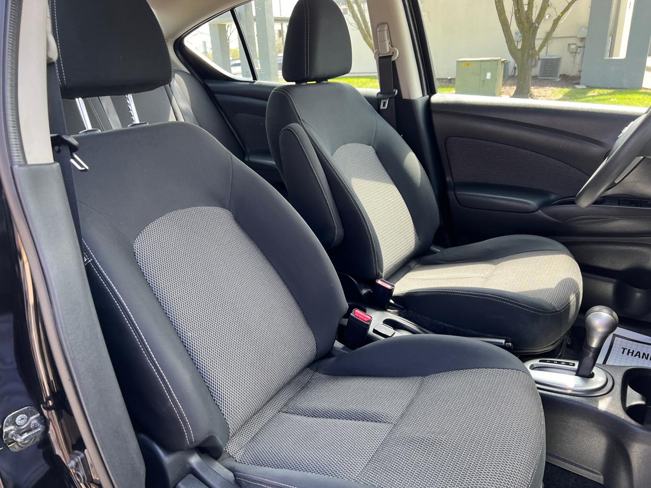 Nissan Versa 4dr Sdn CVT 1.6 SV 2016