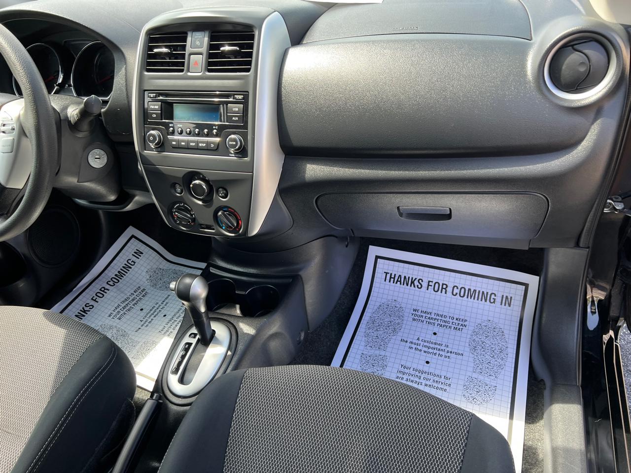 Nissan Versa 4dr Sdn CVT 1.6 SV 2016