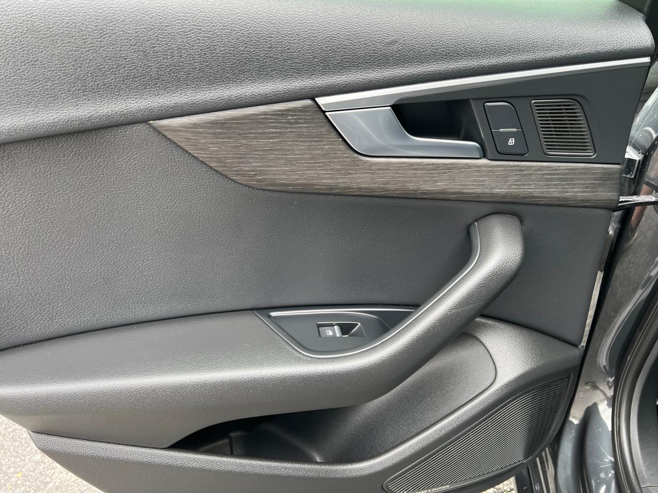 Audi A4 2.0 TFSI Auto Premium Plus quattro AWD 2017