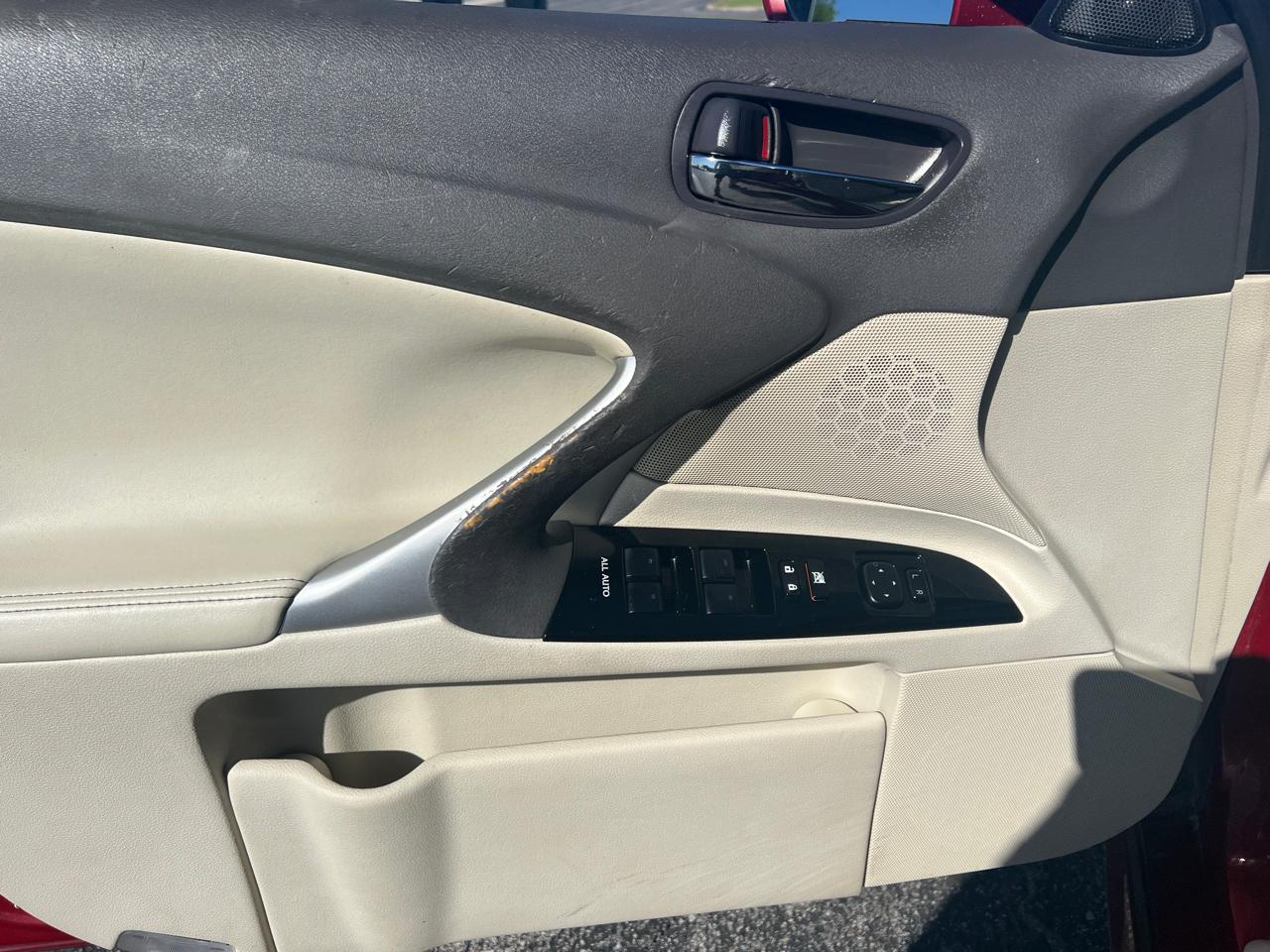 Lexus IS 250 4dr Sport Sdn Auto RWD 2012