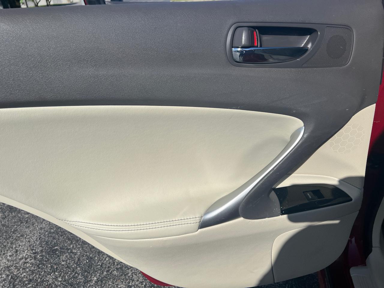 Lexus IS 250 4dr Sport Sdn Auto RWD 2012