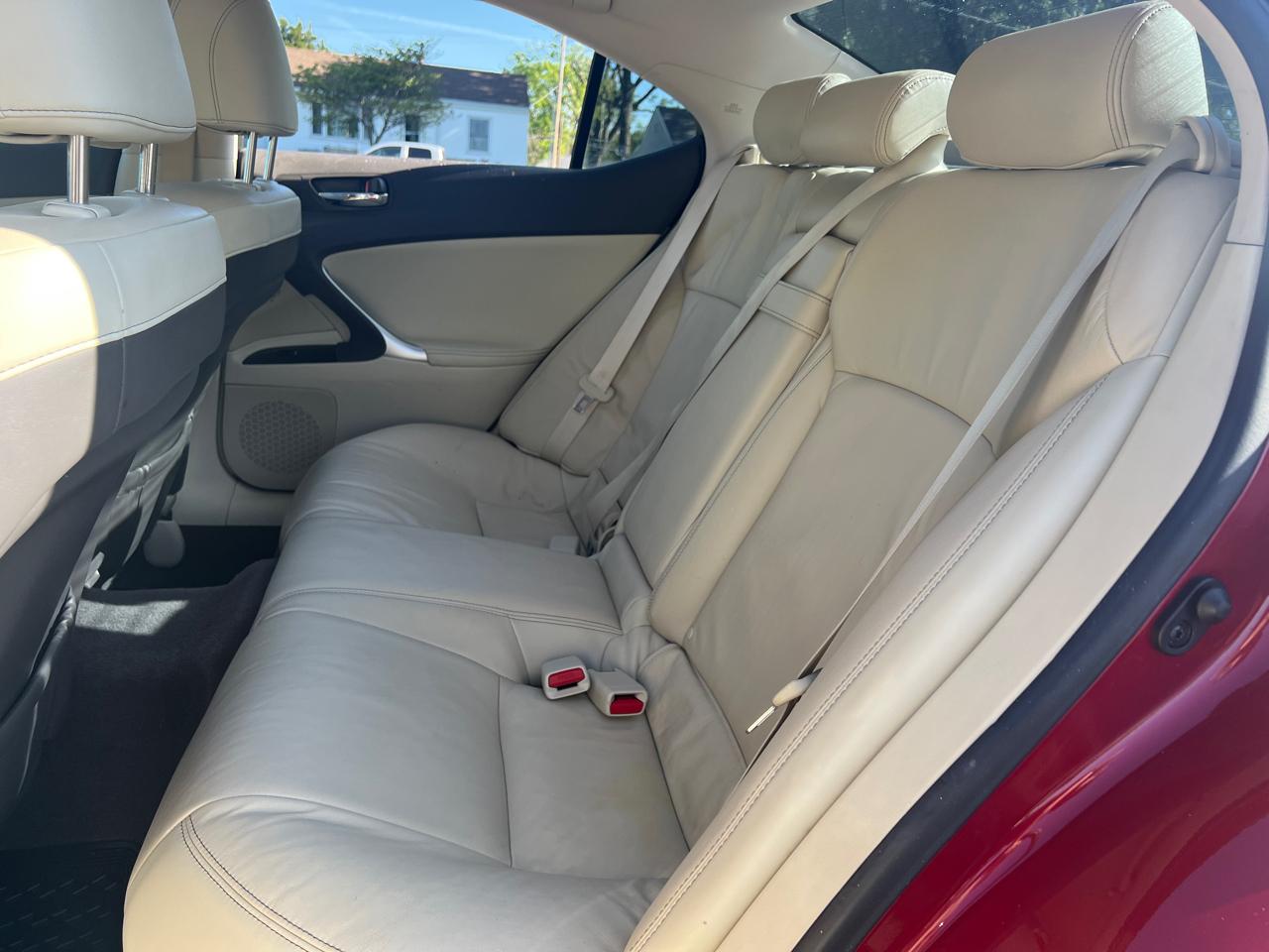 Lexus IS 250 4dr Sport Sdn Auto RWD 2012