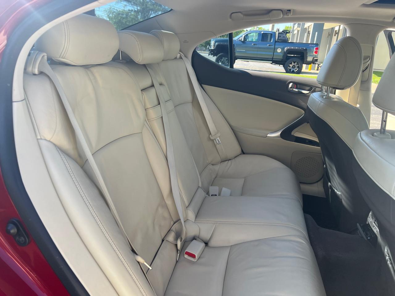 Lexus IS 250 4dr Sport Sdn Auto RWD 2012