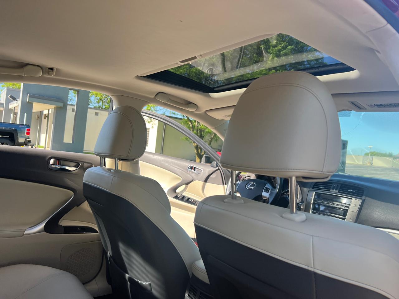 Lexus IS 250 4dr Sport Sdn Auto RWD 2012