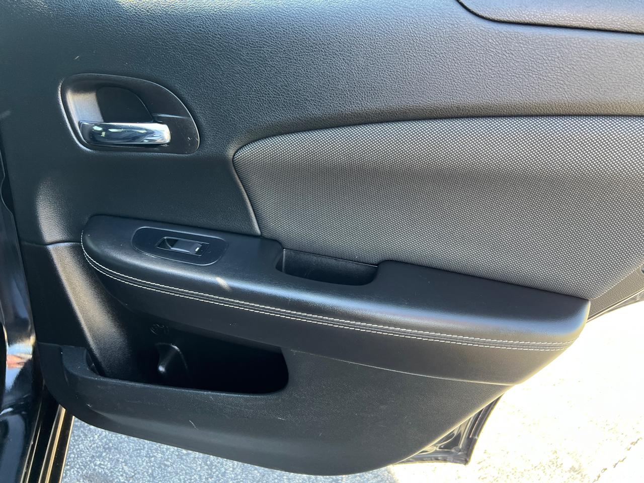 Dodge Avenger 4dr Sdn SXT 2014