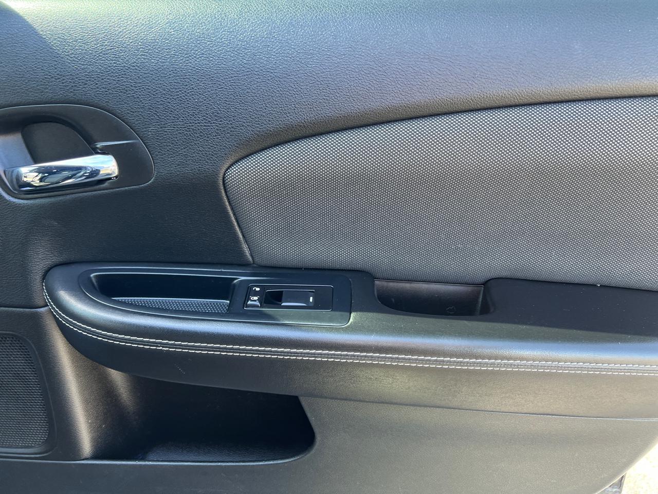 Dodge Avenger 4dr Sdn SXT 2014