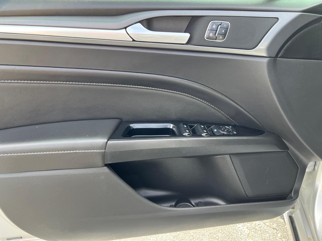 Ford Fusion 4dr Sdn Titanium FWD 2013