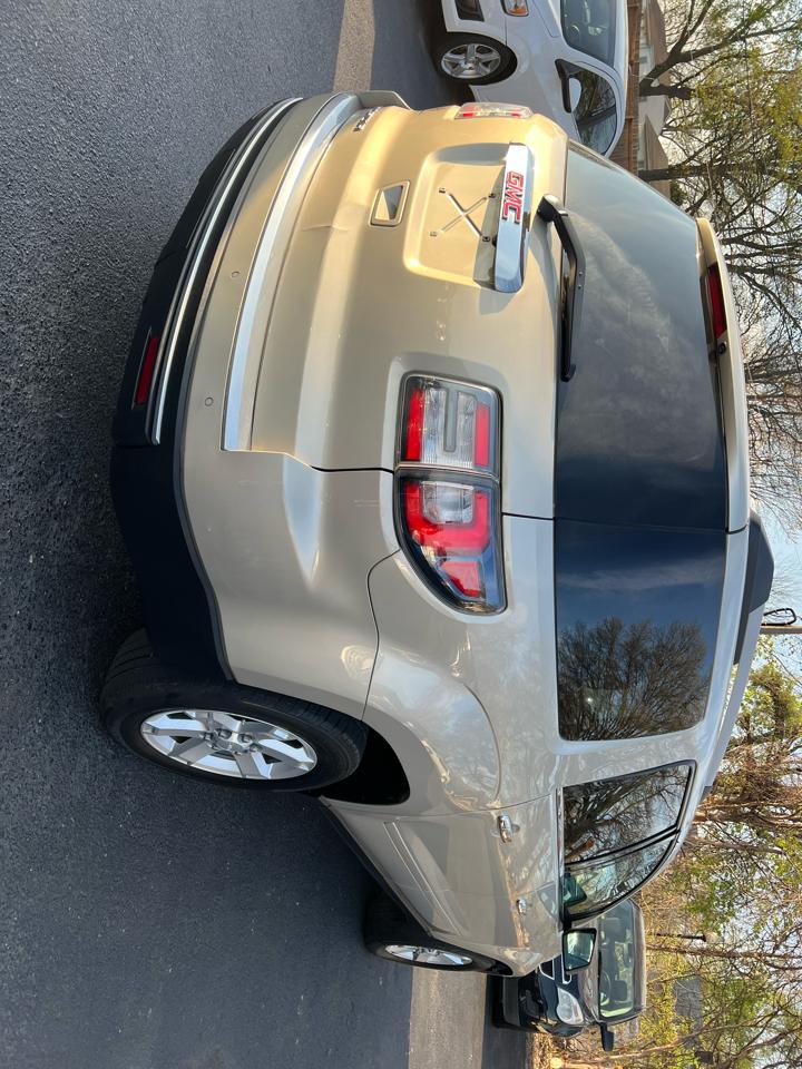 GMC Acadia FWD 4dr SLE w/SLE-1 2016