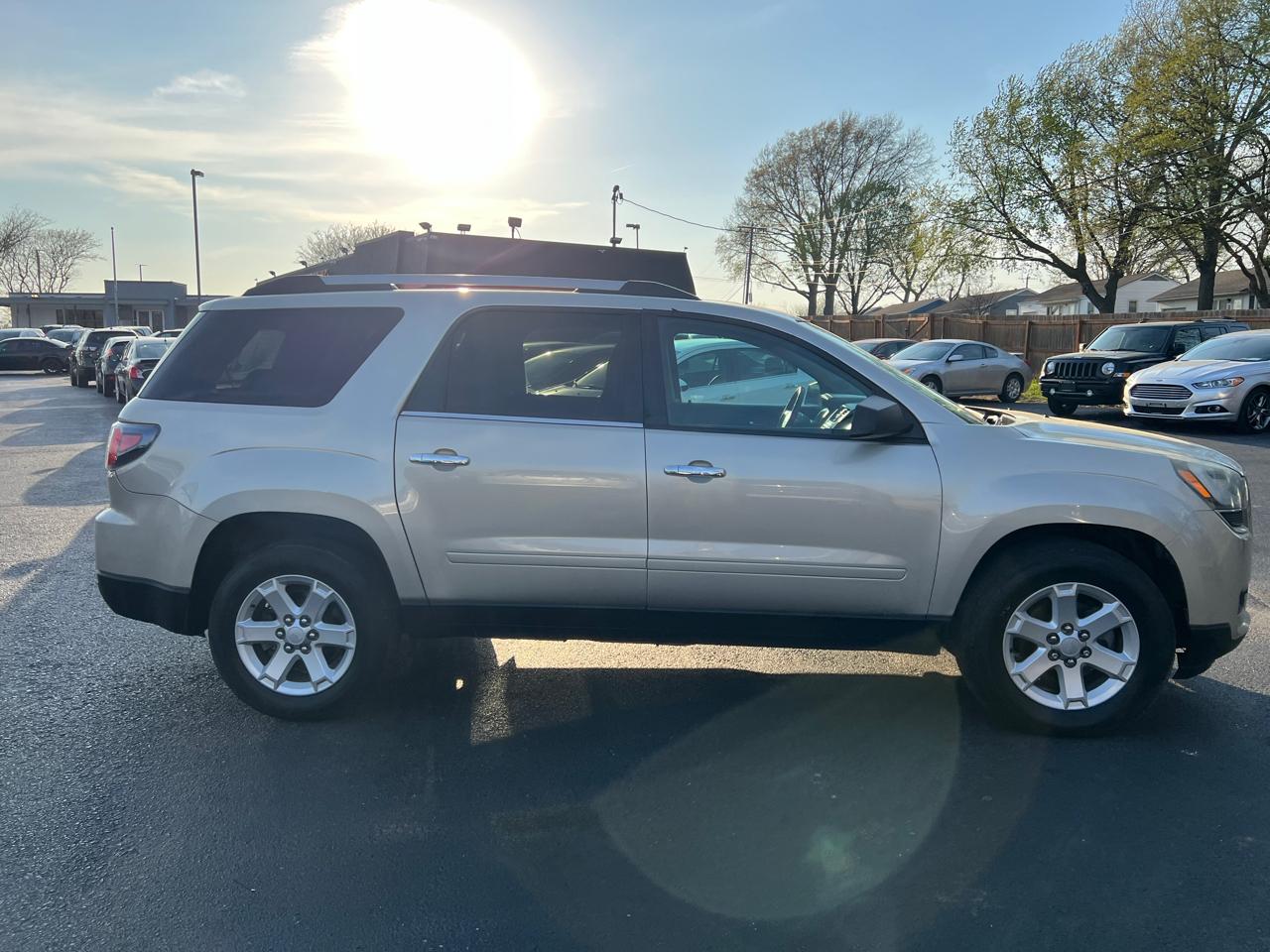 GMC Acadia FWD 4dr SLE w/SLE-1 2016