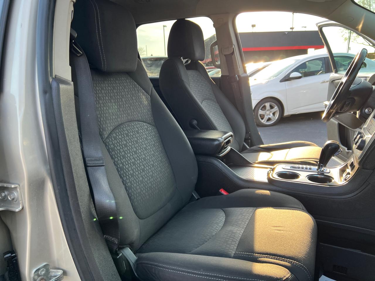 GMC Acadia FWD 4dr SLE w/SLE-1 2016