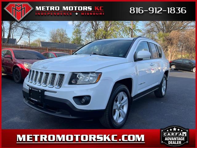White 2017 Jeep Compass Latitude 4WD SUV / Crossover Four-Wheel Drive Automatic