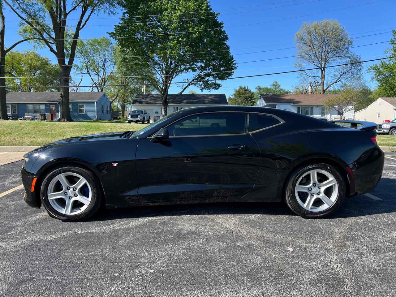 Chevrolet Camaro 2dr Cpe 1LT 2017